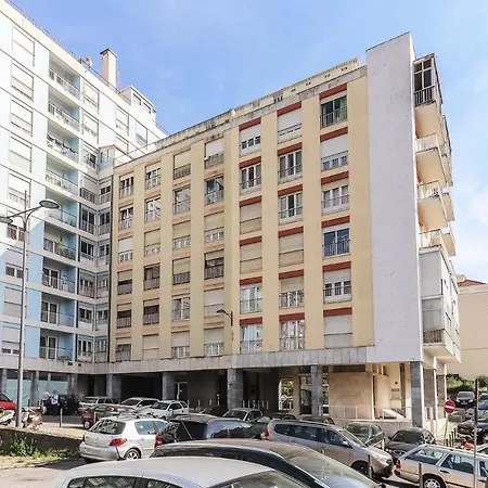 66 With Parking Place Apartment Lisbon
